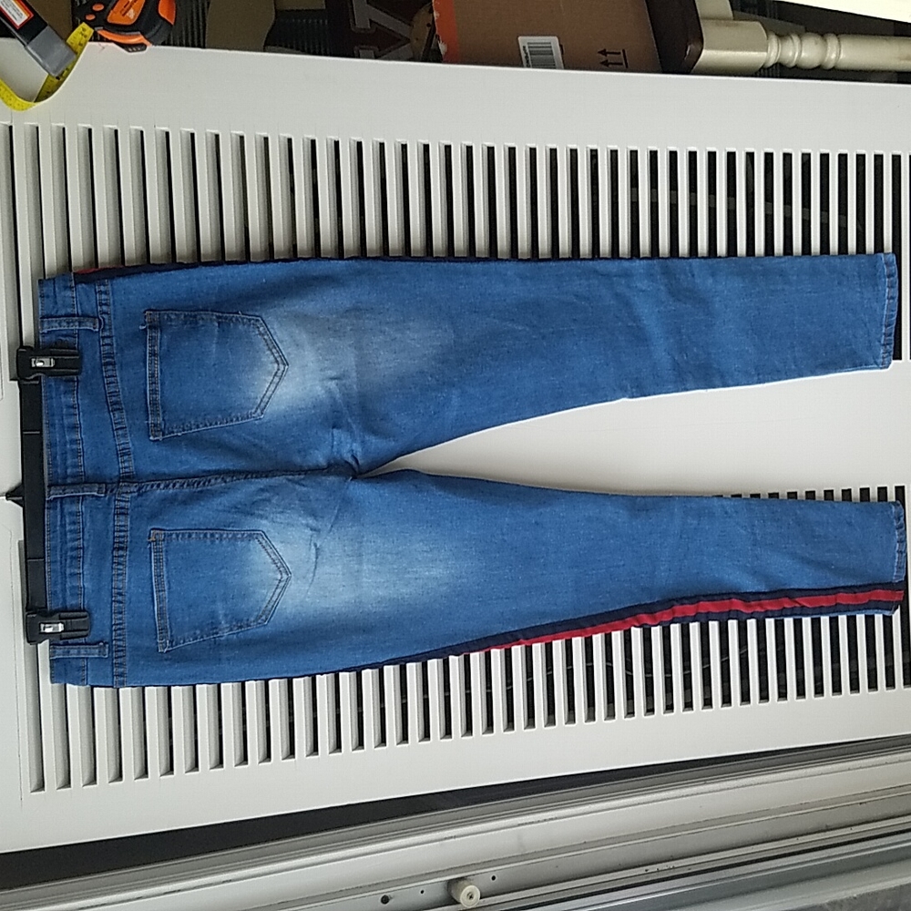 Jeans - Picture 8 of 9
